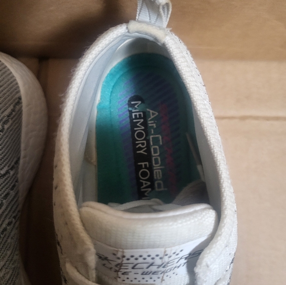 Skecher Air Cooled Memory Foam White/Silver Mid Top Sneakers Women Size 8.5 - Picture 6 of 14